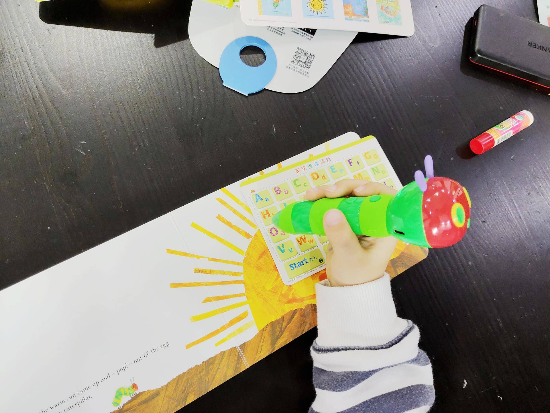 欢乐学习，共同成长，小彼恩WIFI版毛毛虫点读笔英语启蒙