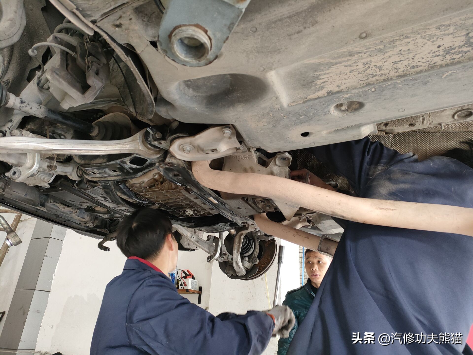 08款奥迪a6l手动挡2.0t烧机油么,09款奥迪a6l2.4烧机油怎么解决