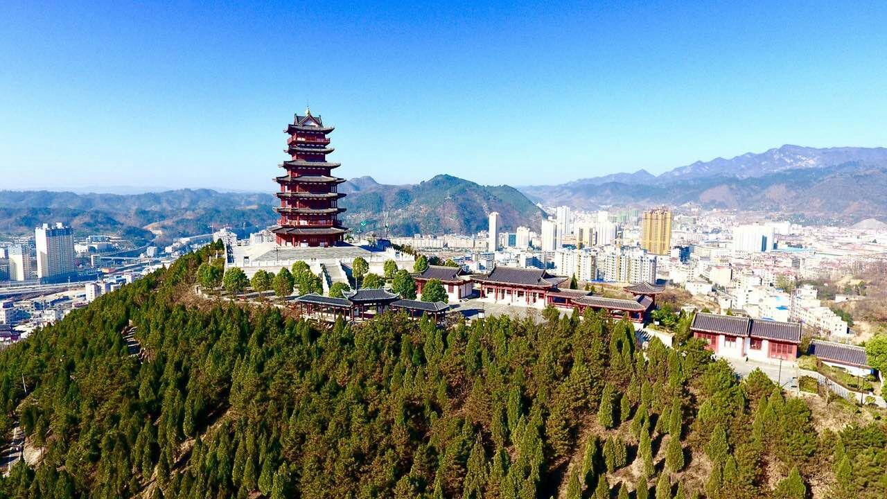 为什么说秦岭是风水宝地,秦岭之所以称之为中国的脊梁