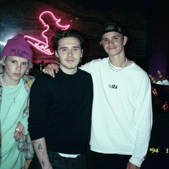 贝克汉姆的三个儿子照片帅气,贝克汉姆三儿子成长记