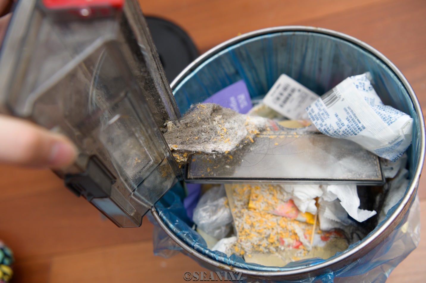 美的m7扫地机器人用什么app,美的m7扫地机器人视频