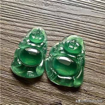 罕见的冰种翡翠,切出罕见冰翡翠