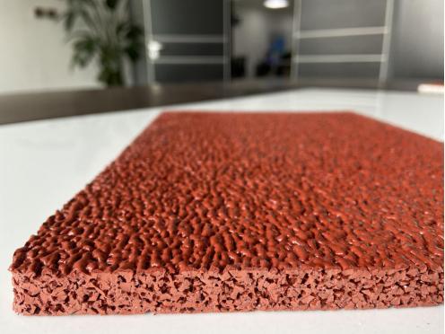 塑胶跑道翻新视频教程,旧塑胶跑道翻新施工