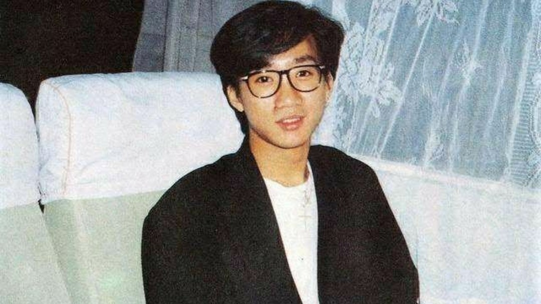 黄家驹的吉他是自学的么,黄家驹讲吉他