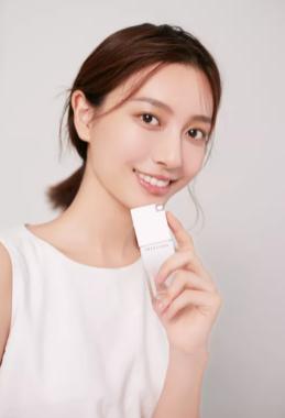 三草两木光感养护粉底液升级版,三草两木玉无瑕柔靓隔离乳