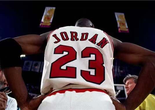 什么时期的nba球衣带加号,nba0号和1号交换球衣