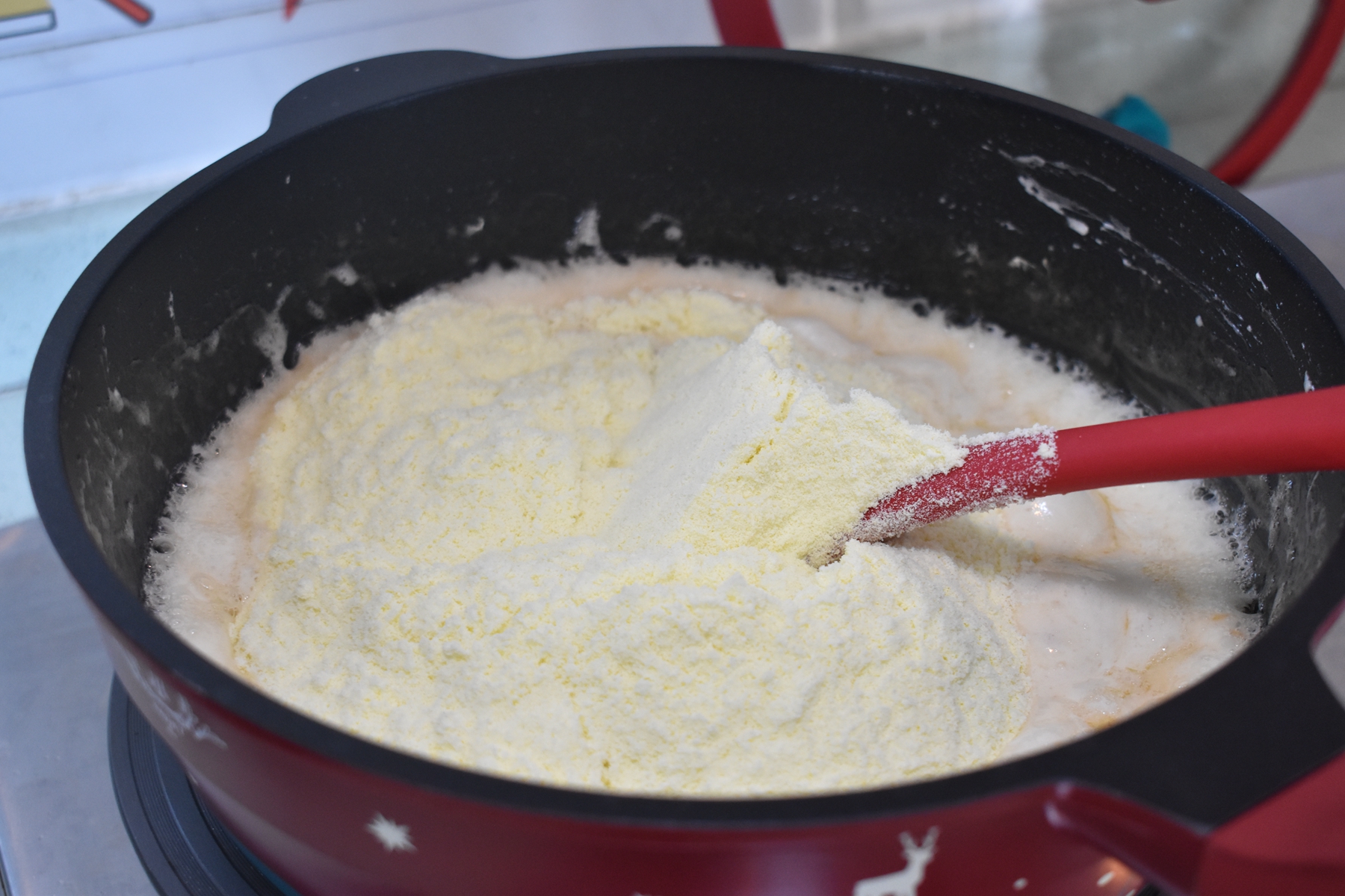 简单易学的浓浓奶香的牛轧糖,在家做牛轧糖的做法