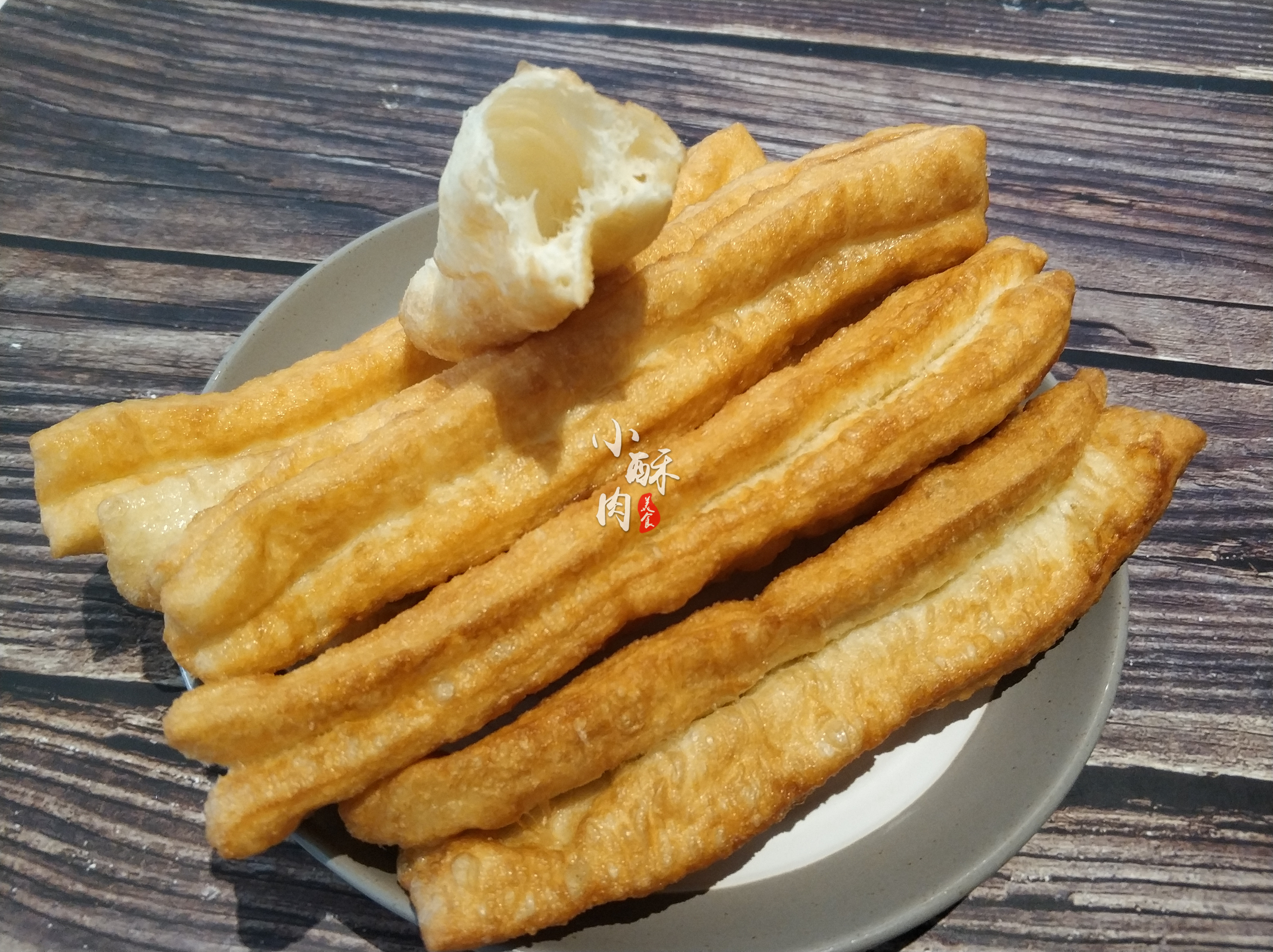 炸油条配方最正宗的做法,全网最好最酥脆的油条配方与教程