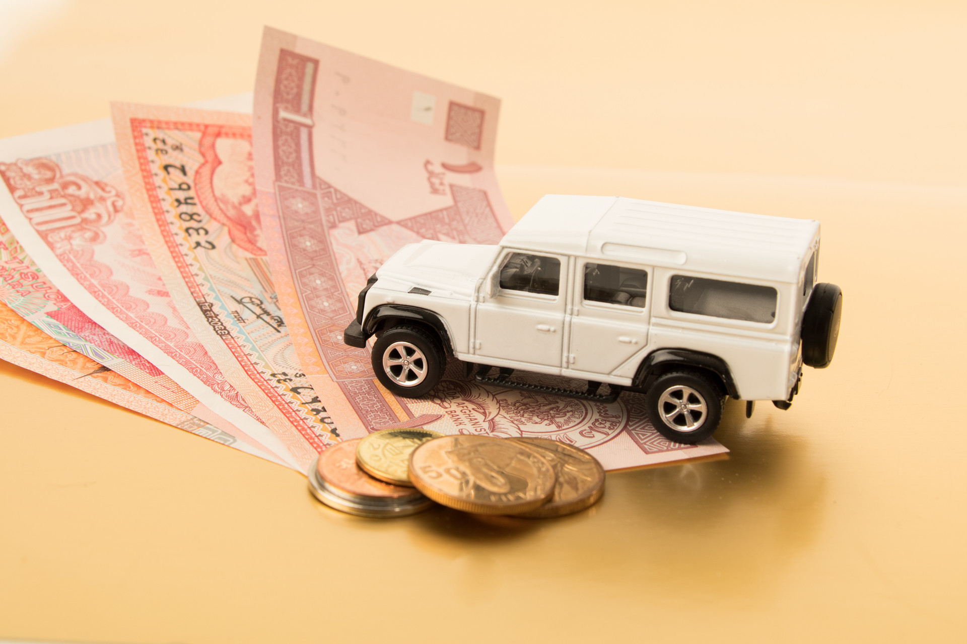 全款买车和贷款的套路有哪些,全款和贷款买车哪种方式更好