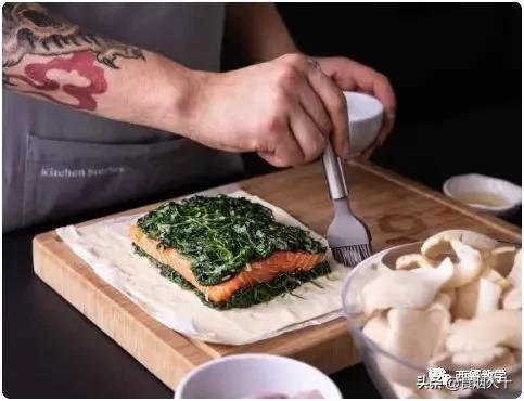 惠灵顿牛排正宗的做法,壳里西餐厅惠灵顿牛排