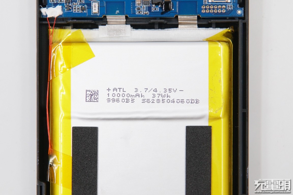 小米充电宝30000快充版拆开,小米无线充电宝10w和30w对比