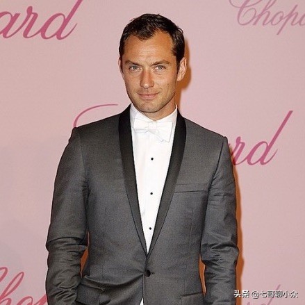 带了1万大洋去伦敦这条街买了条裤子，据说是威廉王子同款