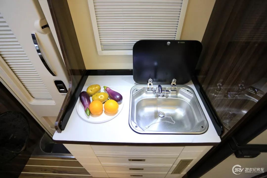 不超过50万的越野房车,不到40万的豪华大型房车