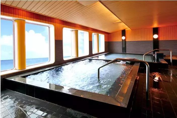 你也许看过许多海景，唯独漏掉了这条王道性价比的豪华海洋之路