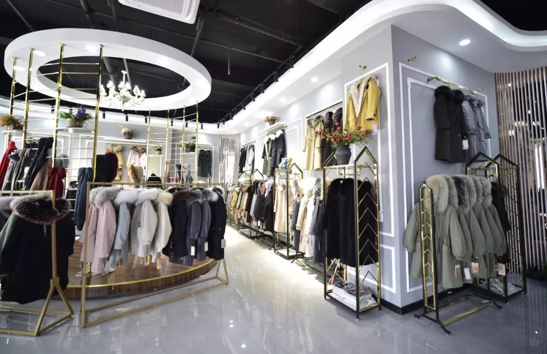 走进明珠服装新城工厂店，体验“前店后厂”新时尚