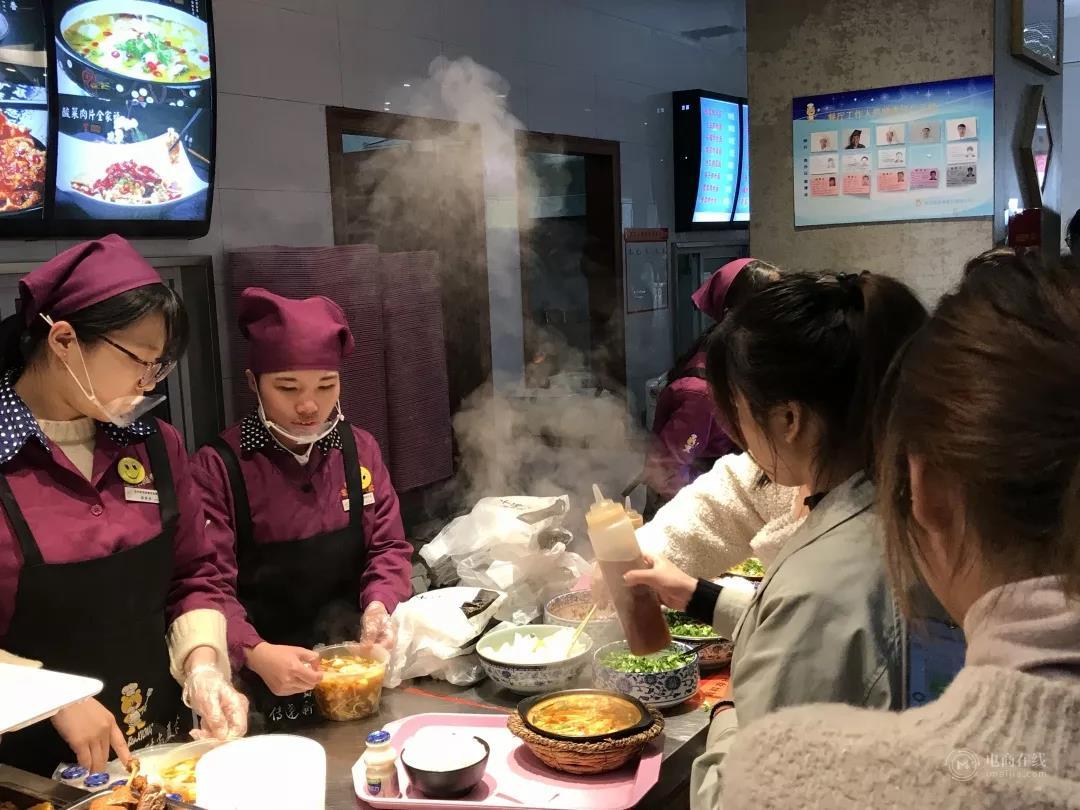 外卖创业一年赚多少,90后小伙开外卖挣百万