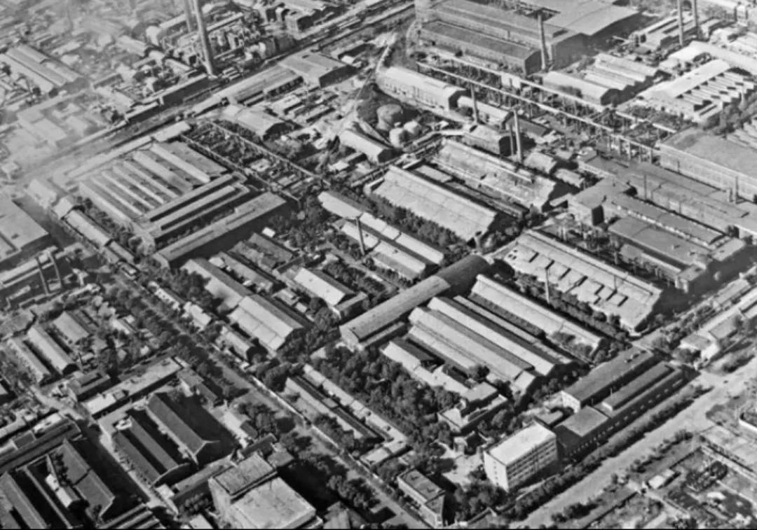 *安门天**上的国徽在辽宁诞生记