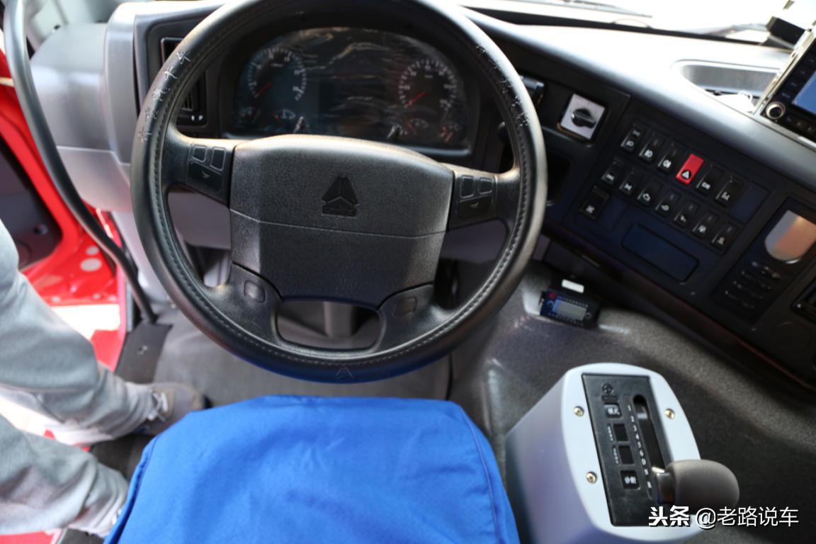 中国重汽自动挡最新款牵引车,l4重汽自动驾驶