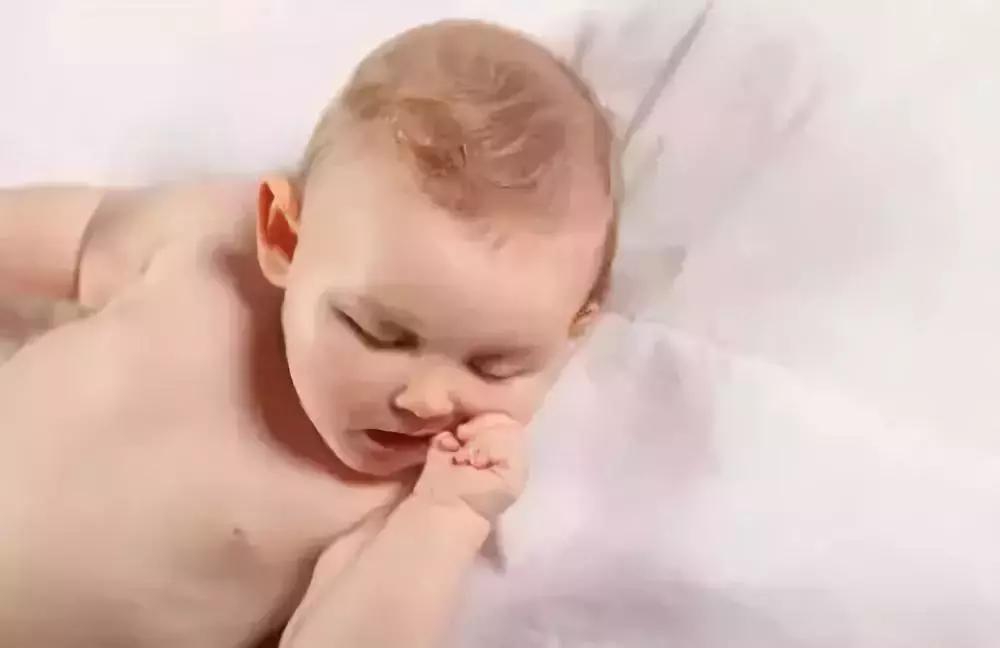 宝宝长牙期妈妈应该做什么,宝宝长牙时需要宝妈补什么