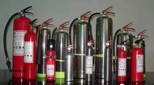 手提灭火器灭火的正确使用方式,怎样正确使用灭火器灭火选择题