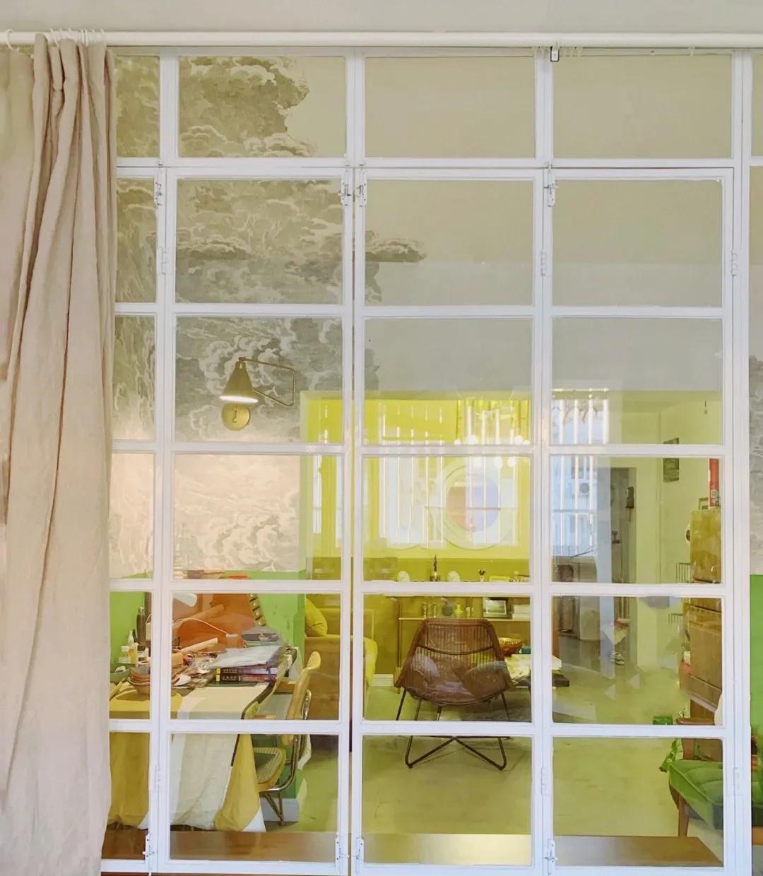 卫生间玻璃隔断效果图长虹玻璃,办公桌隔断长虹玻璃效果图