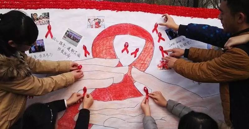 感染艾滋的28岁女博士深夜发文,大学生感染艾滋病的真实生活