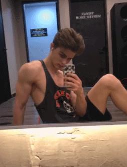 外国小哥锻炼身材变化,国外健身小哥哥身材