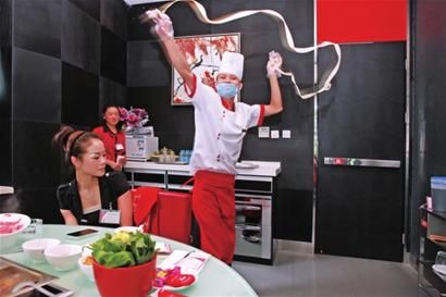 海底捞为什么容易火出圈,海底捞为什么总是那么火