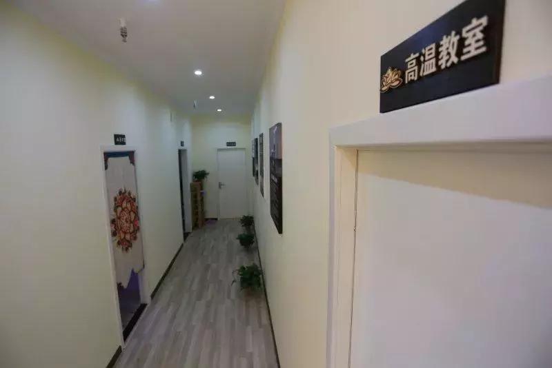 软妹子教瑜伽,软妹子学瑜伽