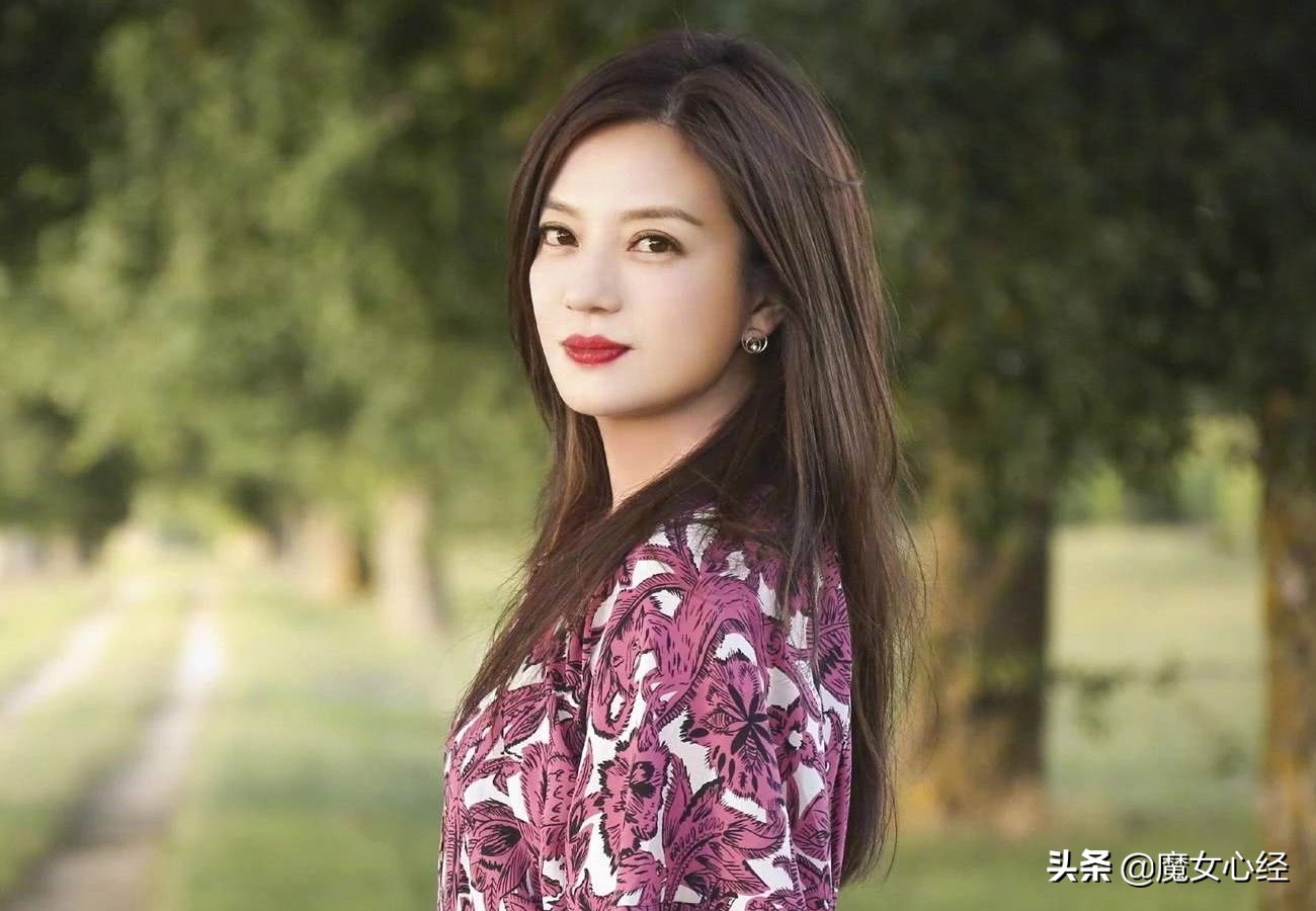 中长粗硬的发质适合什么发型,适合发量少发质细软的发型