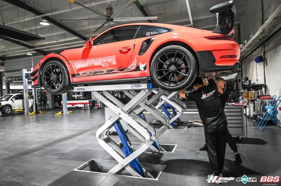 保时捷911gt3rs保养多少钱,提走一辆保时捷911gt3rs的过程