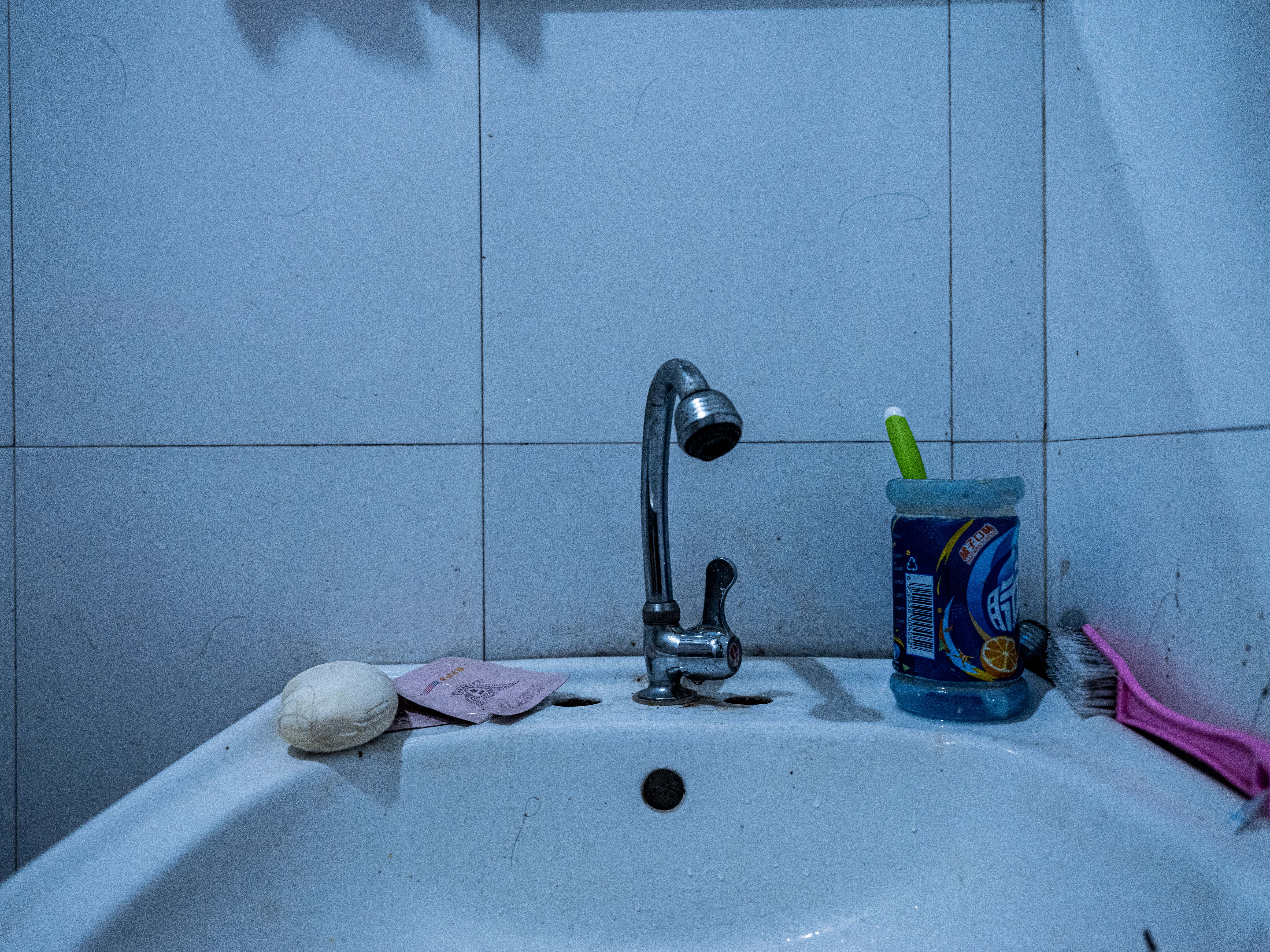 独家｜义乌带货主播生存实录：有人爆单暴富，有人成为“难民”