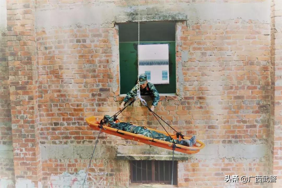 来当*警武**工兵吗?常和死神拼命的那种...