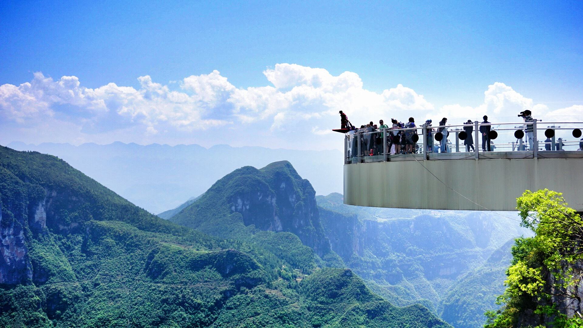 世界上最高最长的高山峡谷玻璃桥,重庆天下第一风雨廊桥在哪里