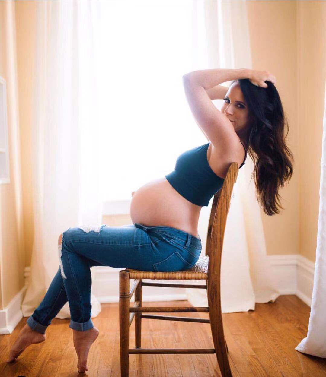 孕妇后期摔倒孕肚有什么症状,孕中期肚子撞到了怎么办