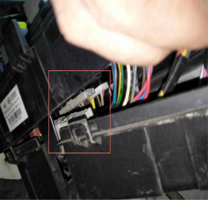 比亚迪s6漏电解决方法在哪里维修,比亚迪S6左转向灯关不掉