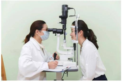 开眼镜店一个月正常赚多少钱,90后的小伙月入百万的赚钱模式