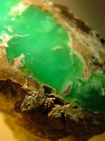 各种宝石原石的种类图片大全,高清彩色宝石原石图片大全