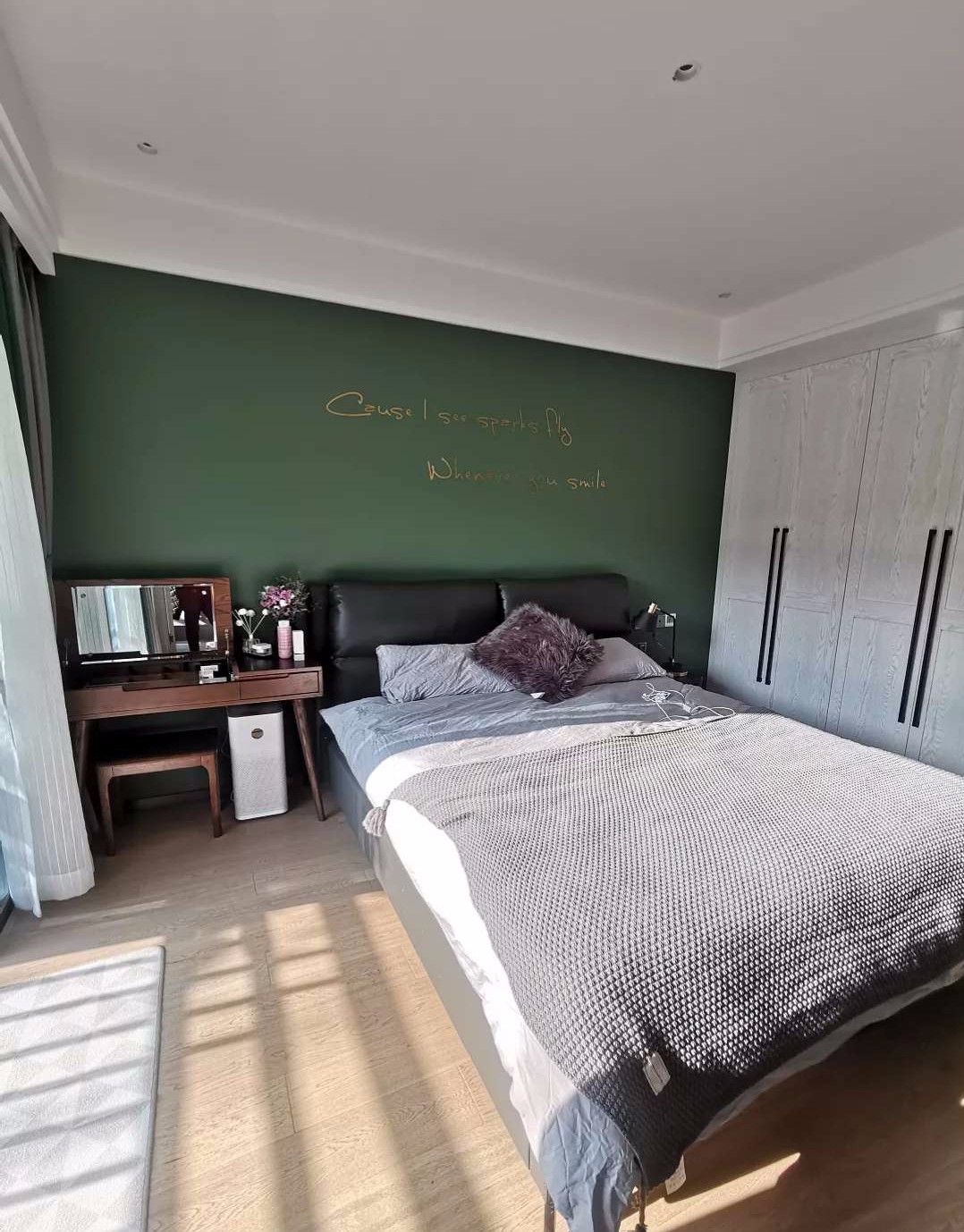 好看的墙面颜色推荐轻奢风,怎么刷都好看的10款高级墙面颜色