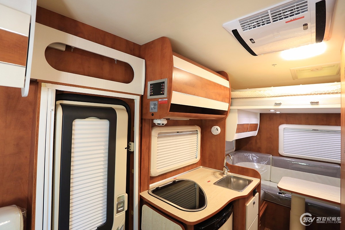 同级别房车谁敢跟它比轻量化！实拍亚特plasy631房车