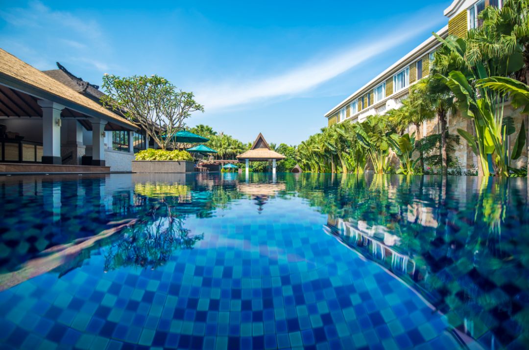 天气越来越冷了出来泡个温泉,天气渐凉适合泡温泉