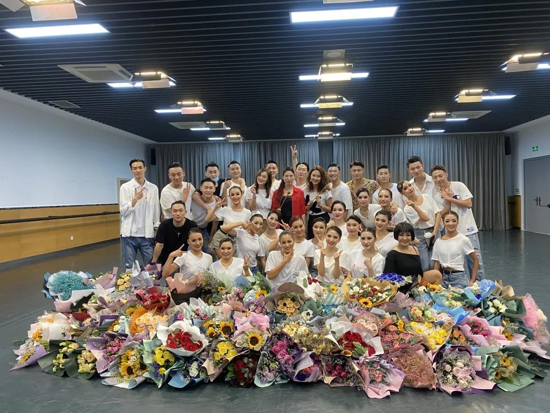 张丁方跳舞,世界冠军张丁方老师