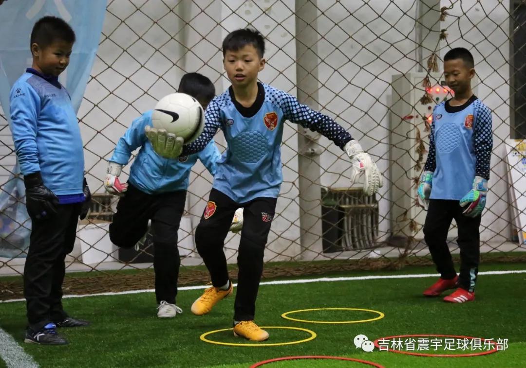 新奇之余,皆是寄望——震宇足球进驻农博园搏一搏室内足球场