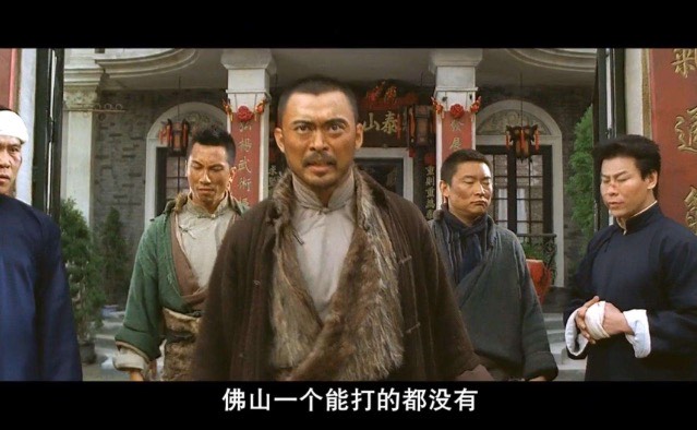 缺乏武德吗？戾气太重的搏击手用足球踢暴打键盘侠，网友：太狠了