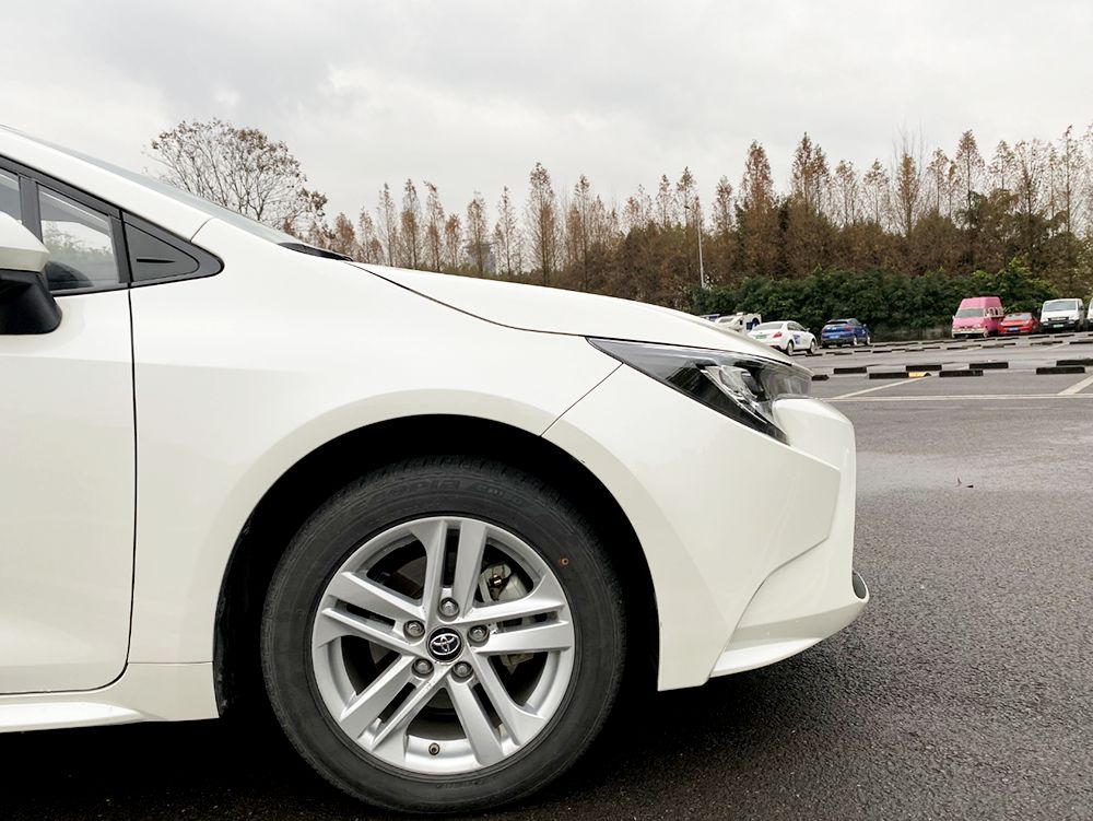 长测丰田雷凌1.2T，驾驶可圈可点，脾气不再中庸