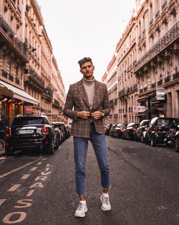 牛仔裤搭什么鞋子最好看,宽阔腿牛仔裤配什么鞋子合适