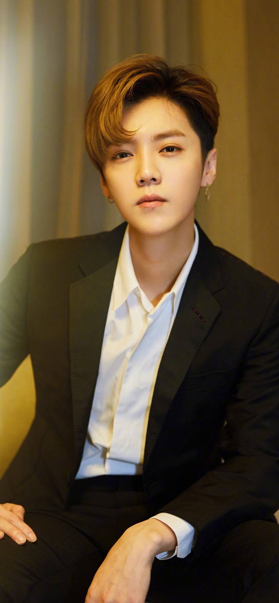 鹿晗勋章歌词壁纸图片,鹿晗手机壁纸主题锁屏