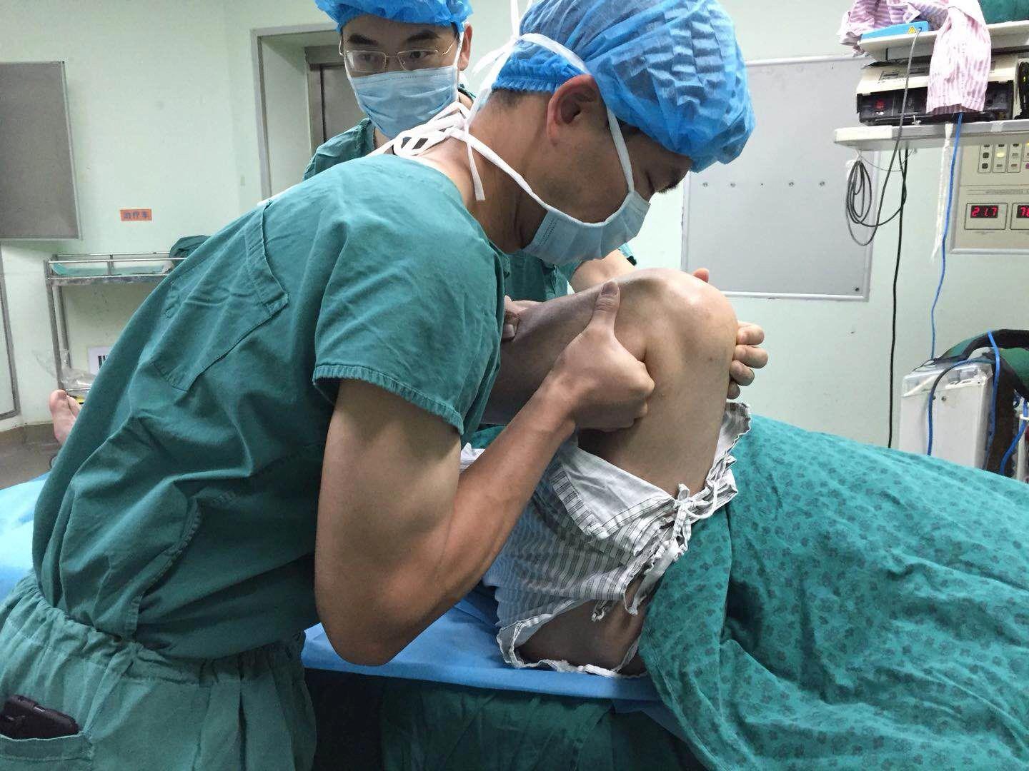 关节手术后康复训练弯不了怎么办,手术关节僵硬三个月了可以恢复吗