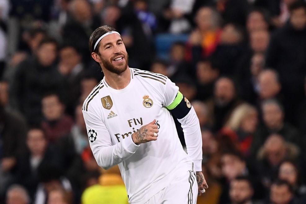 踢疯了梅西戴帽破贝利纪录,皇马16-17欧冠之路一剪到底