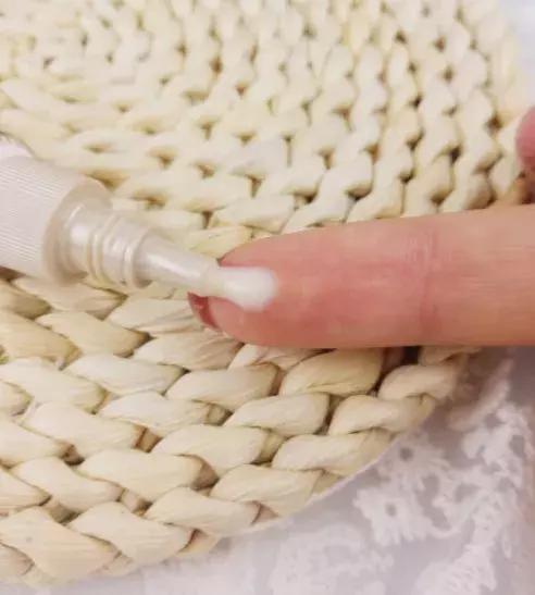 对眼纹有效果的眼霜推荐女生,年纪轻轻眼睛周围长细纹